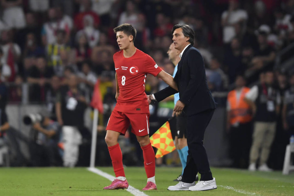 Vincenzo Montella con Arda Güler.  